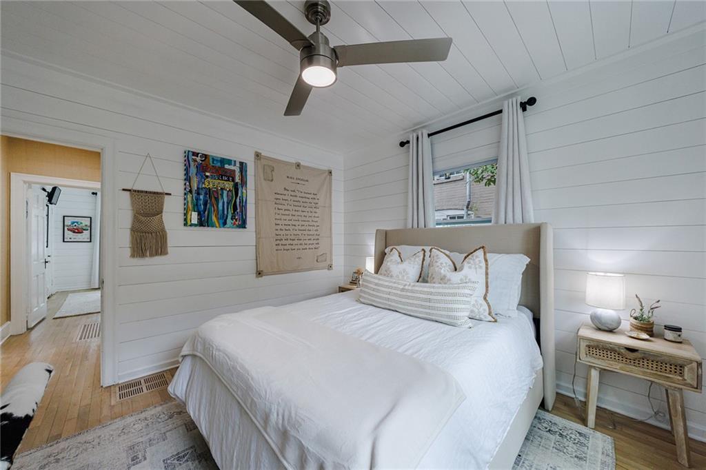 228 Lindbergh Drive NE