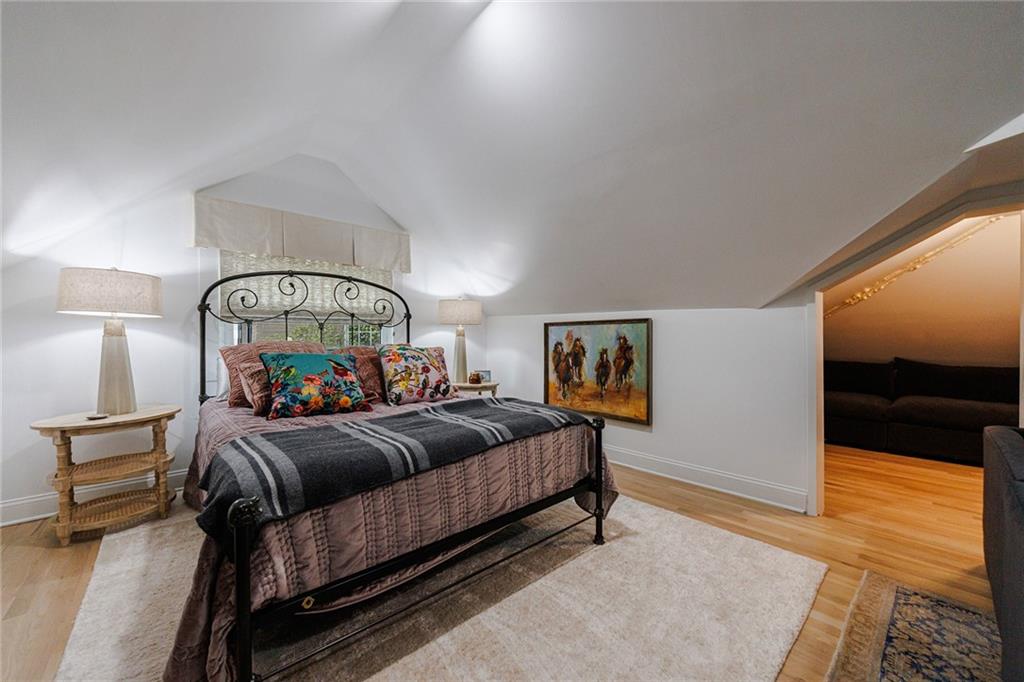 228 Lindbergh Drive NE