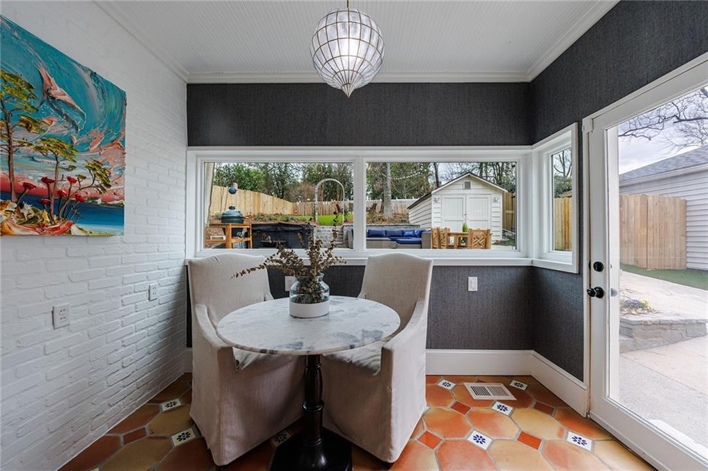 228 Lindbergh Drive NE