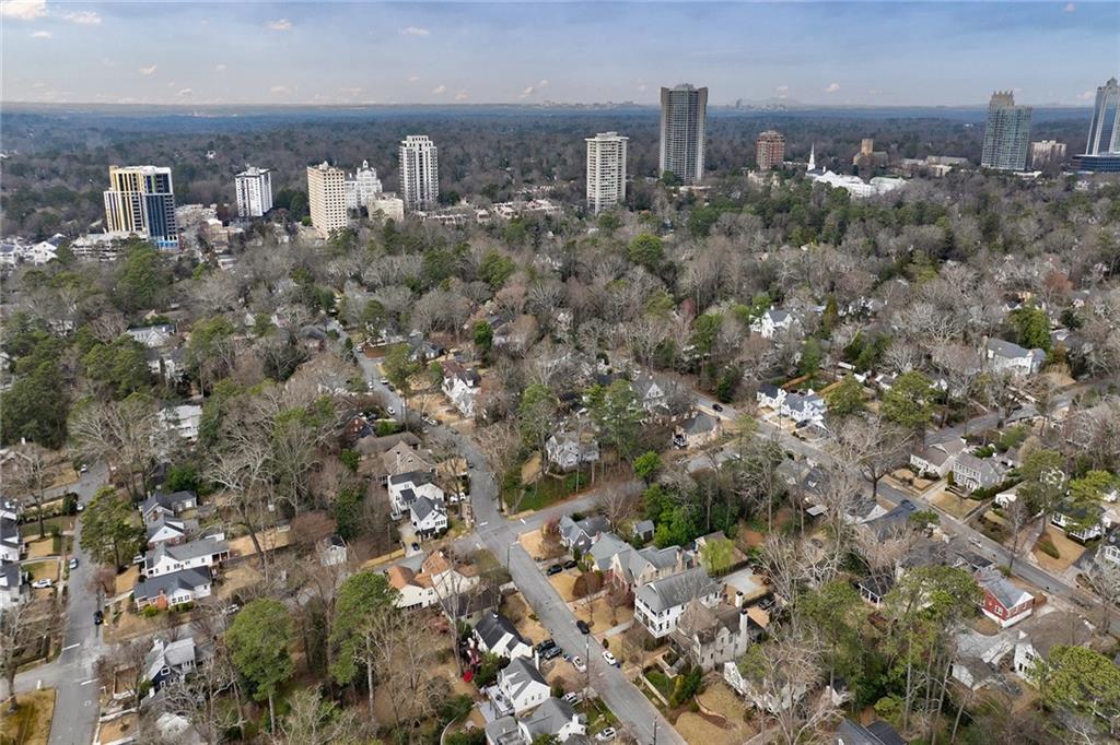 228 Lindbergh Drive NE