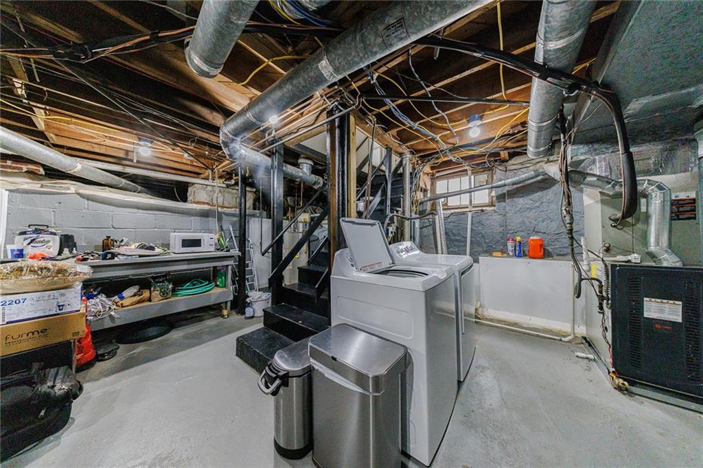 228 Lindbergh Drive NE