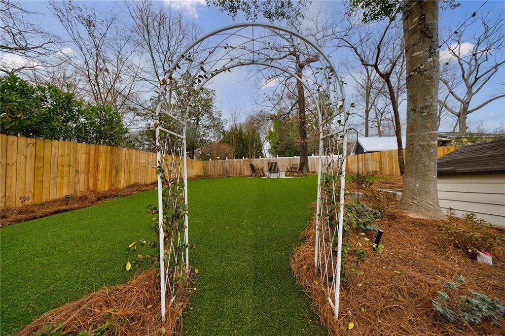 228 Lindbergh Drive NE