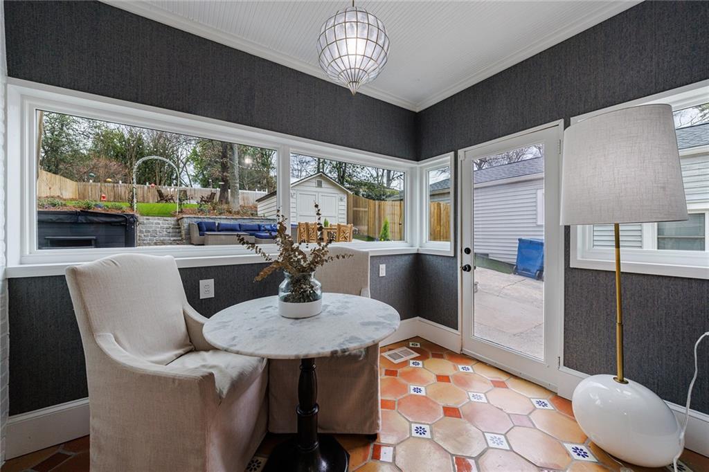 228 Lindbergh Drive NE