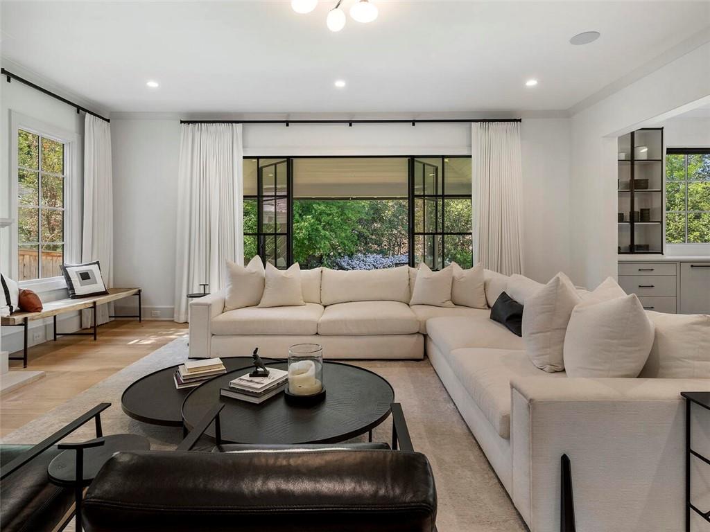 1742 Friar Tuck Road NE