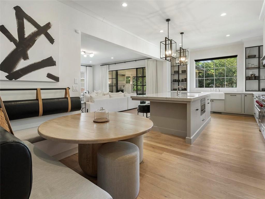 1742 Friar Tuck Road NE