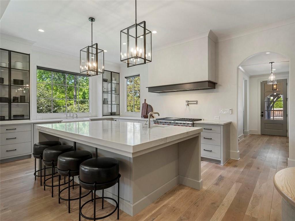 1742 Friar Tuck Road NE