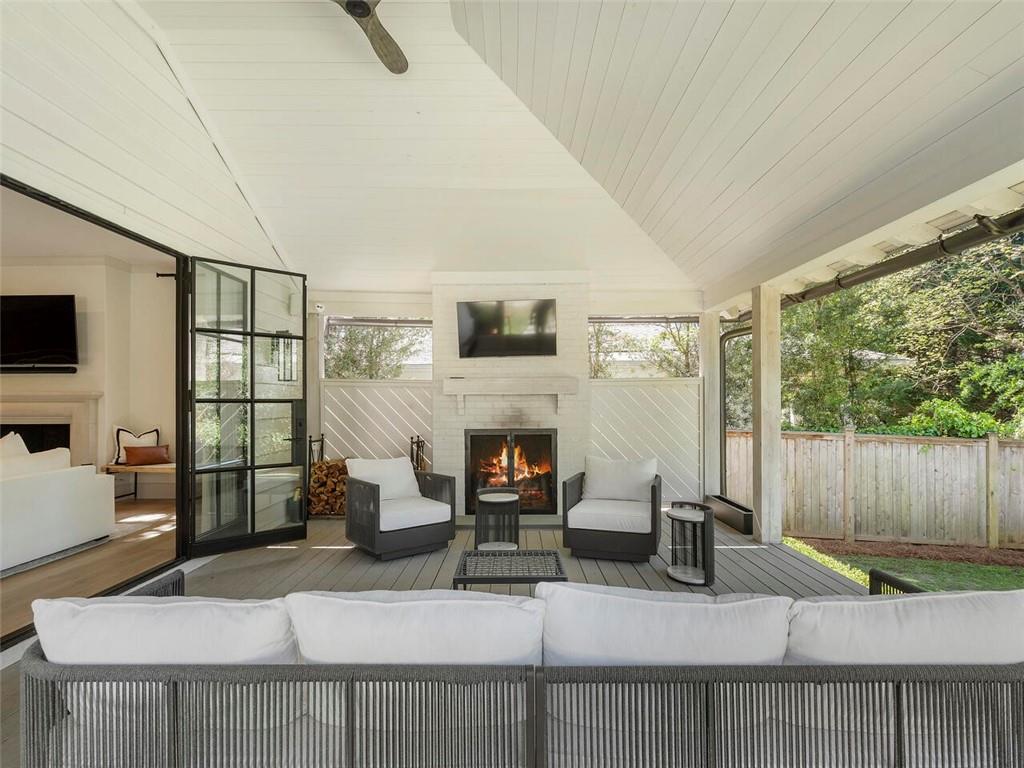 1742 Friar Tuck Road NE