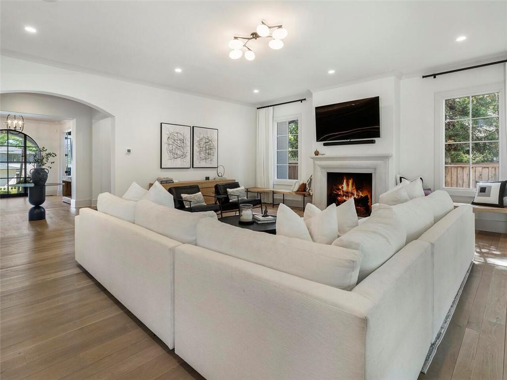 1742 Friar Tuck Road NE