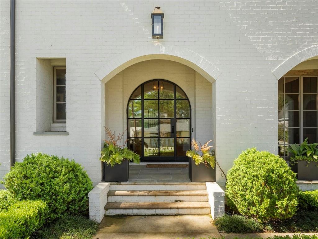 1742 Friar Tuck Road NE