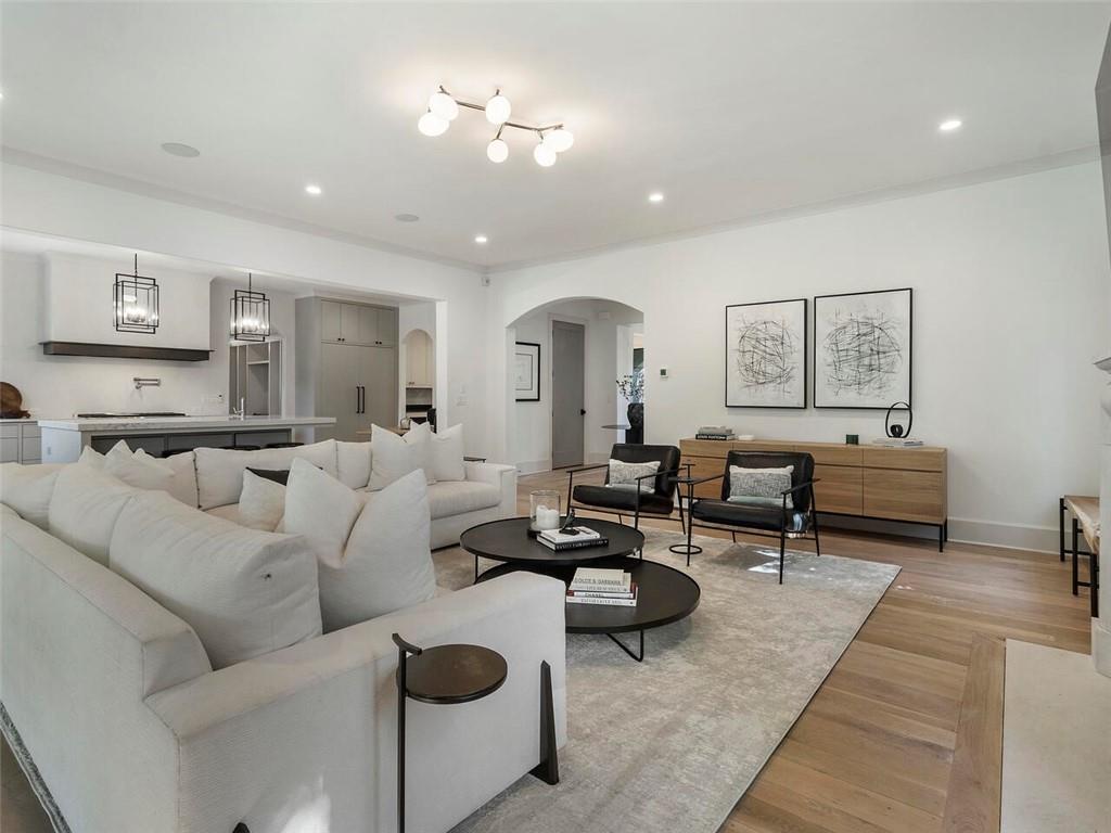 1742 Friar Tuck Road NE