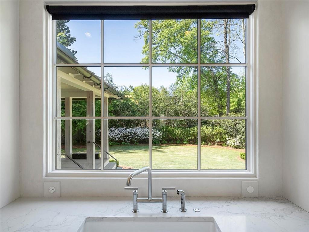 1742 Friar Tuck Road NE