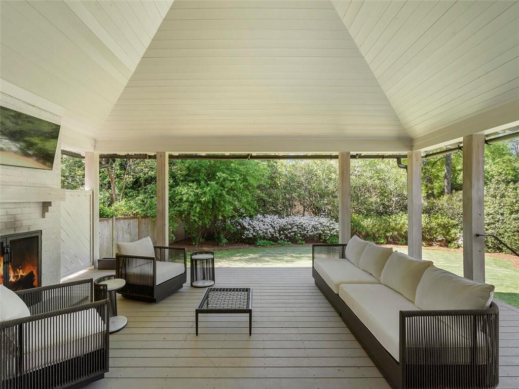 1742 Friar Tuck Road NE