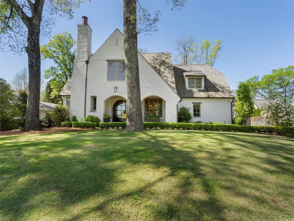 1742 Friar Tuck Road NE