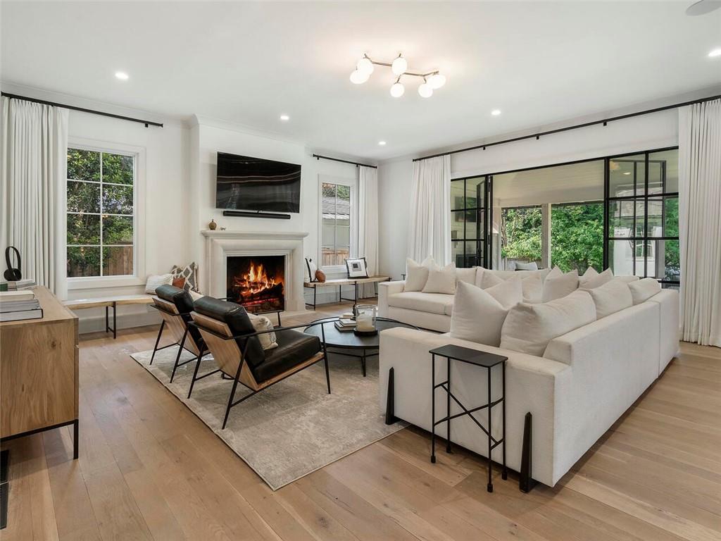 1742 Friar Tuck Road NE