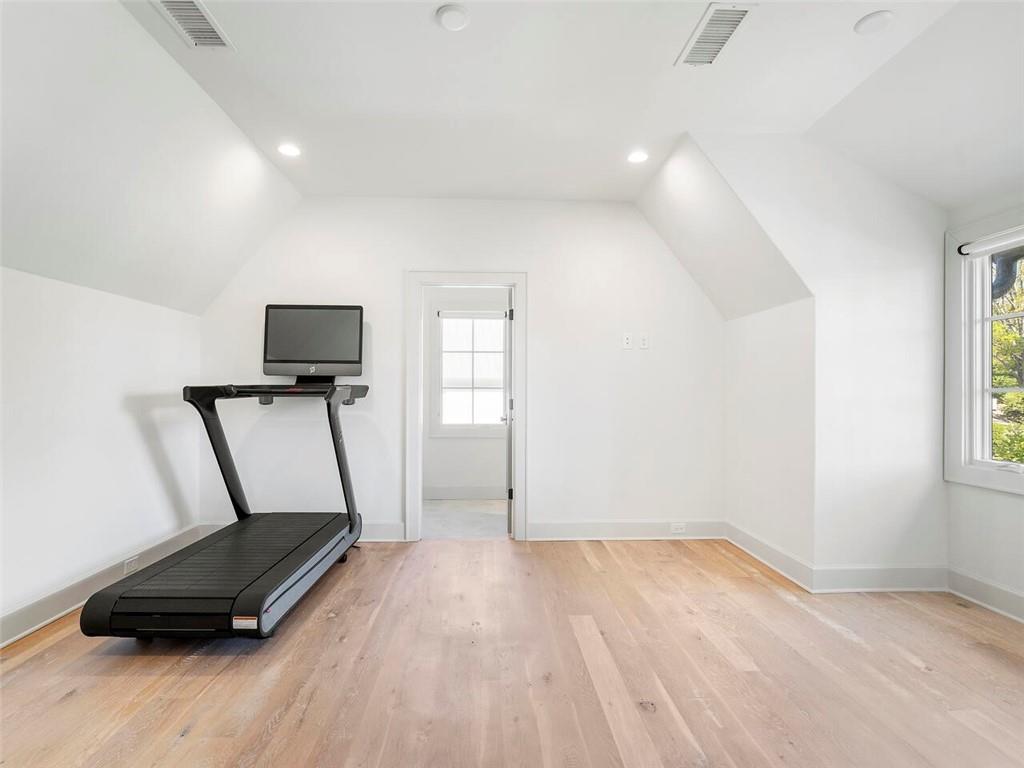 1742 Friar Tuck Road NE