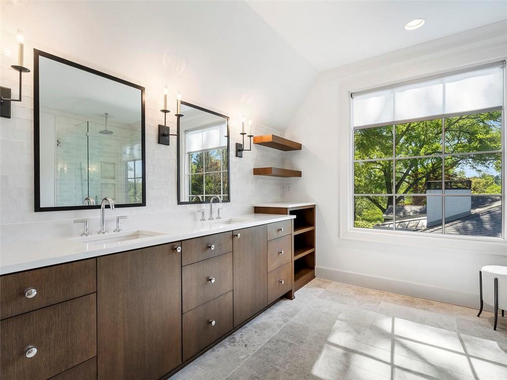 1742 Friar Tuck Road NE