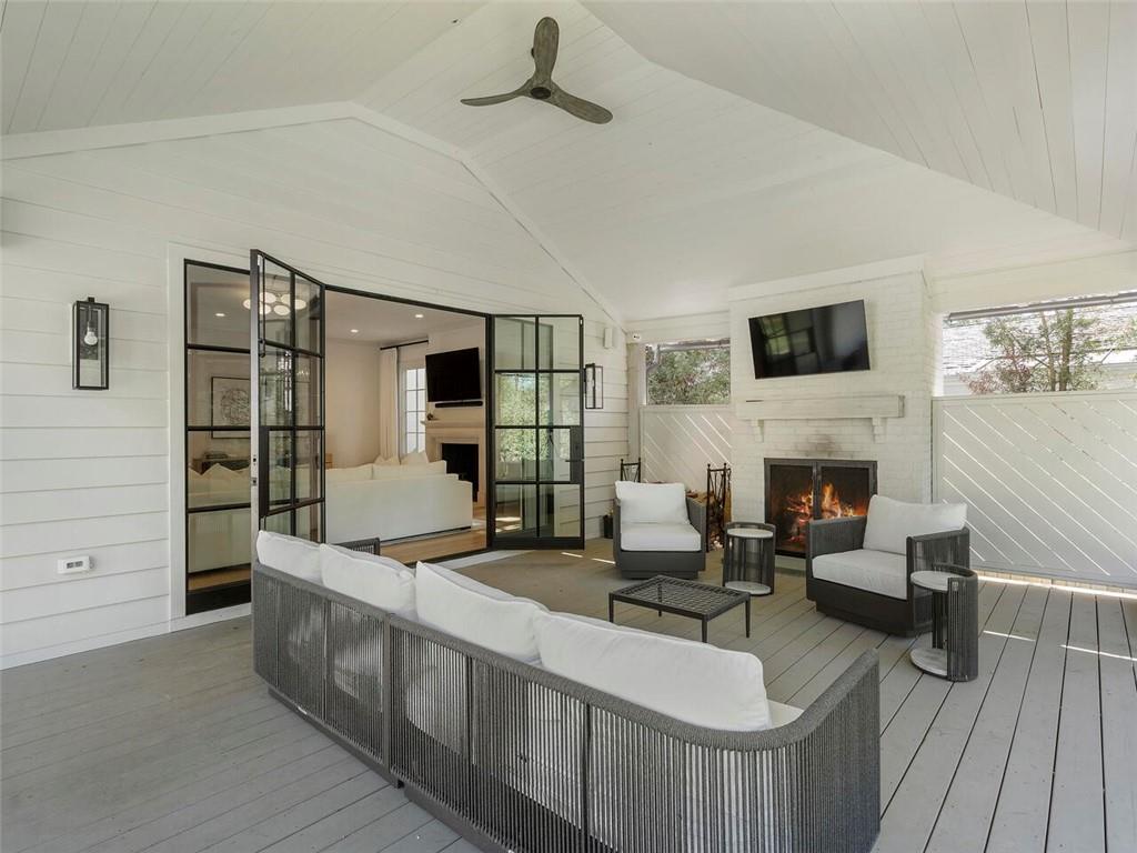 1742 Friar Tuck Road NE