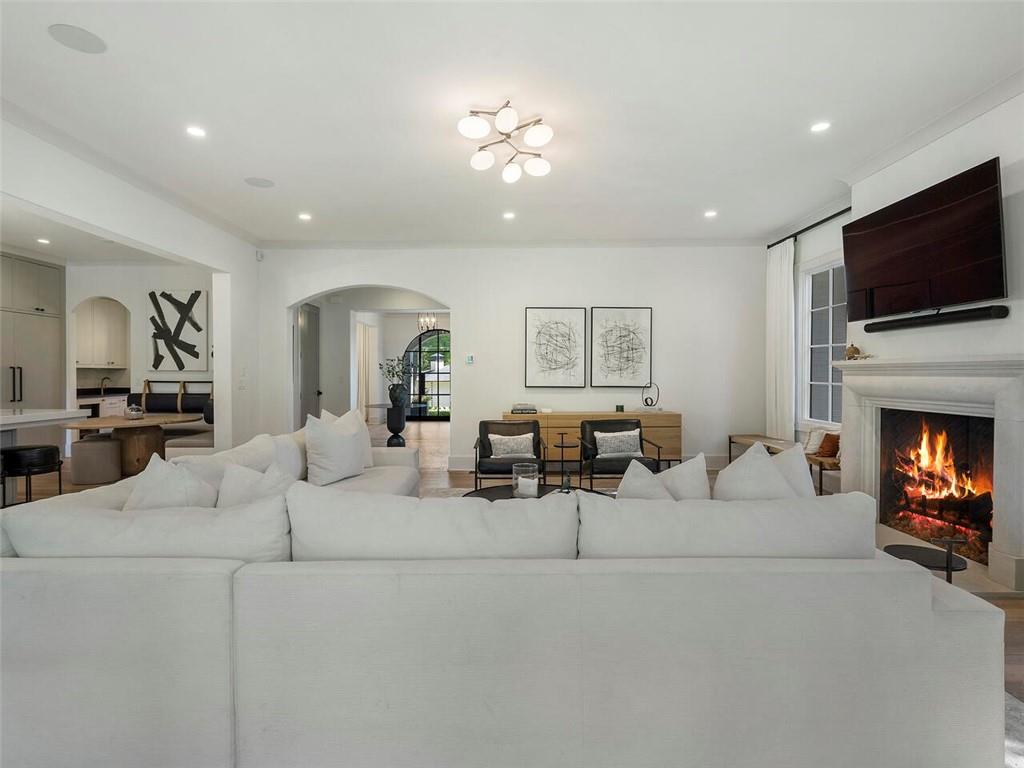 1742 Friar Tuck Road NE