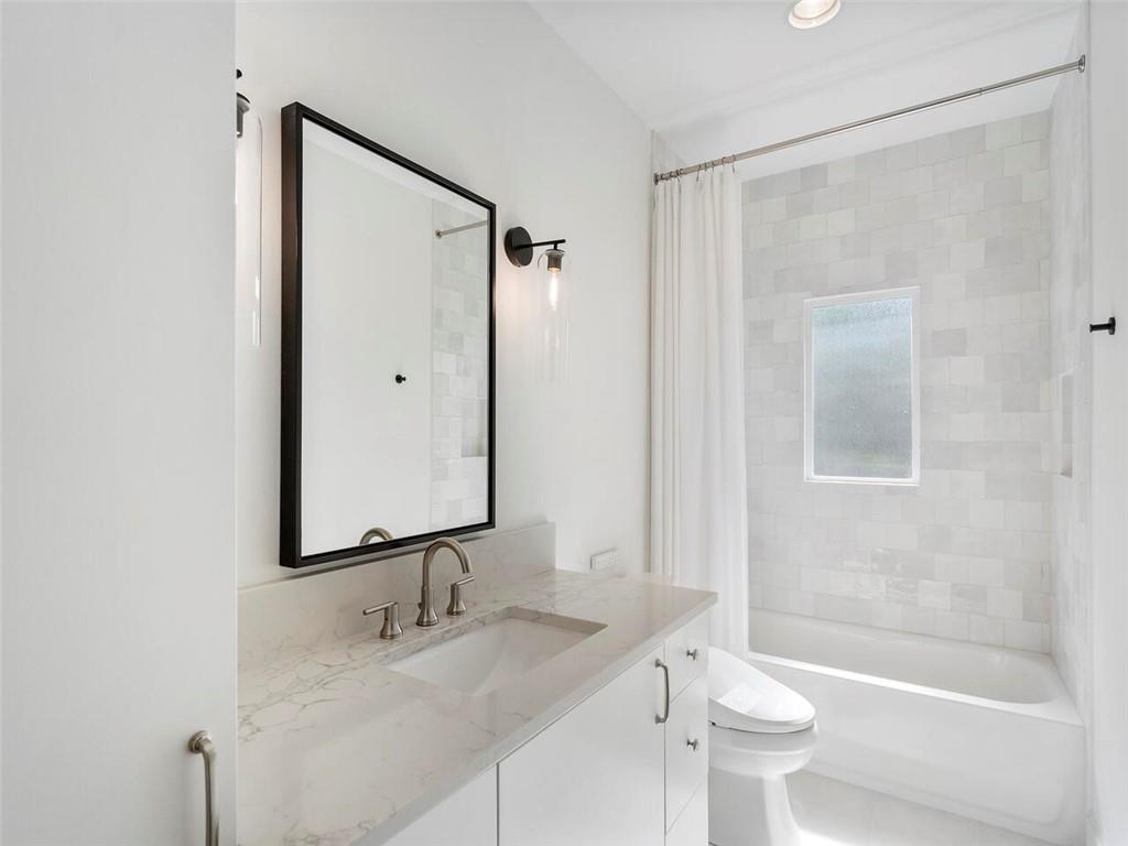 1742 Friar Tuck Road NE