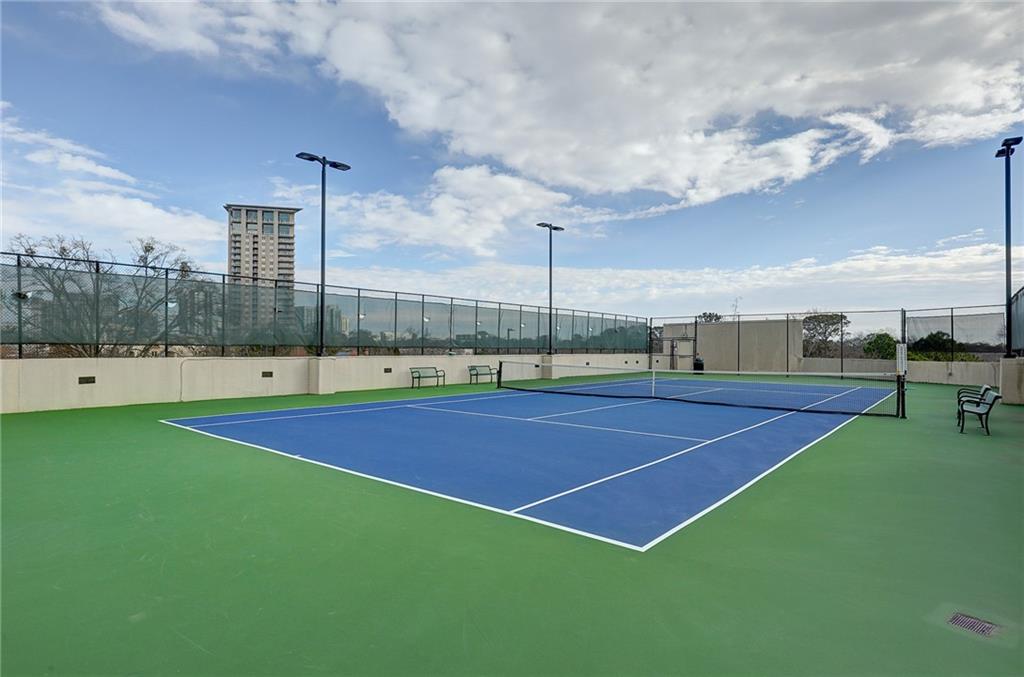 2795 Peachtree Road NE Unit 809