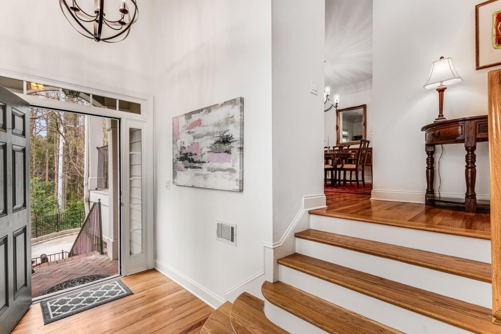 5423 Wentworth Street