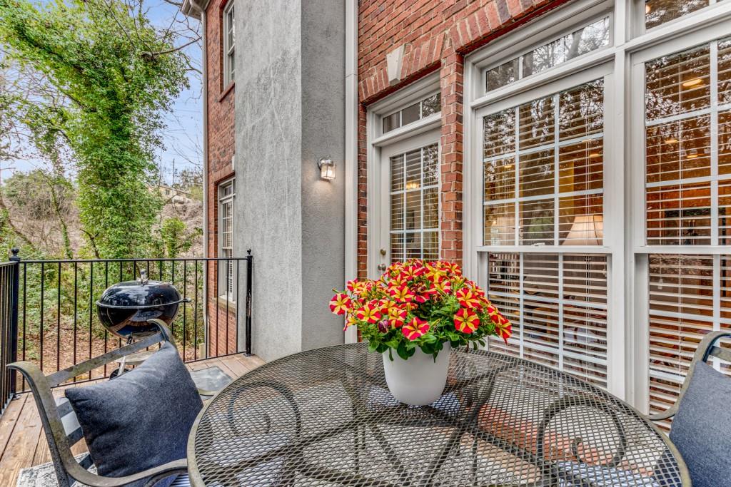 5423 Wentworth Street