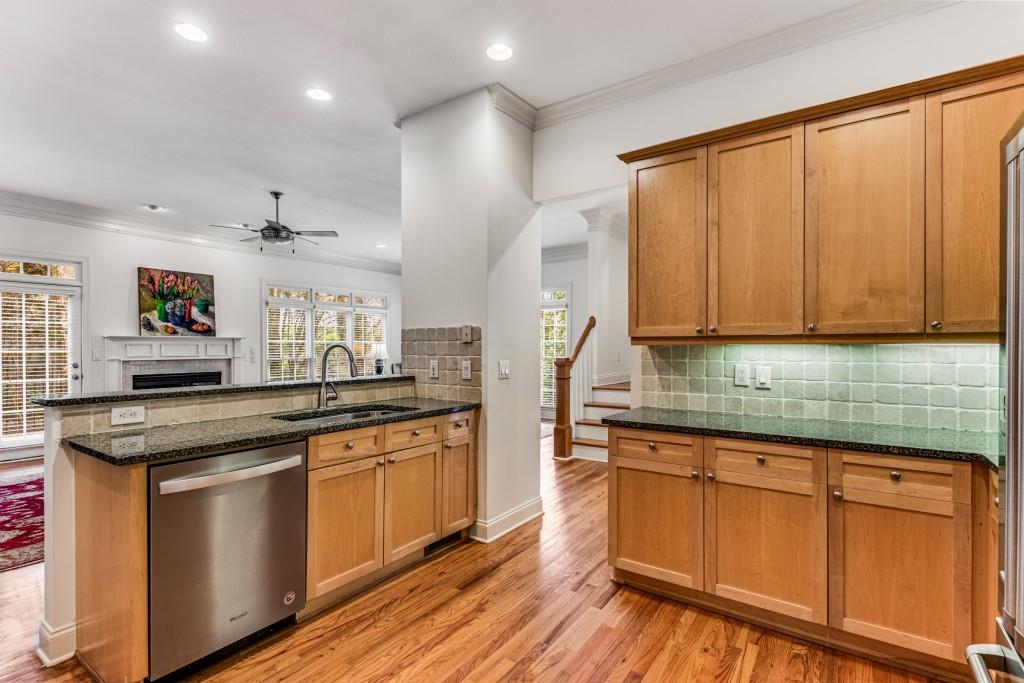 5423 Wentworth Street