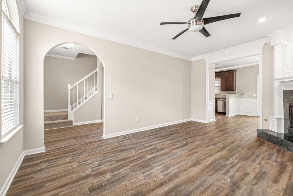 7810 Saint Charles Square