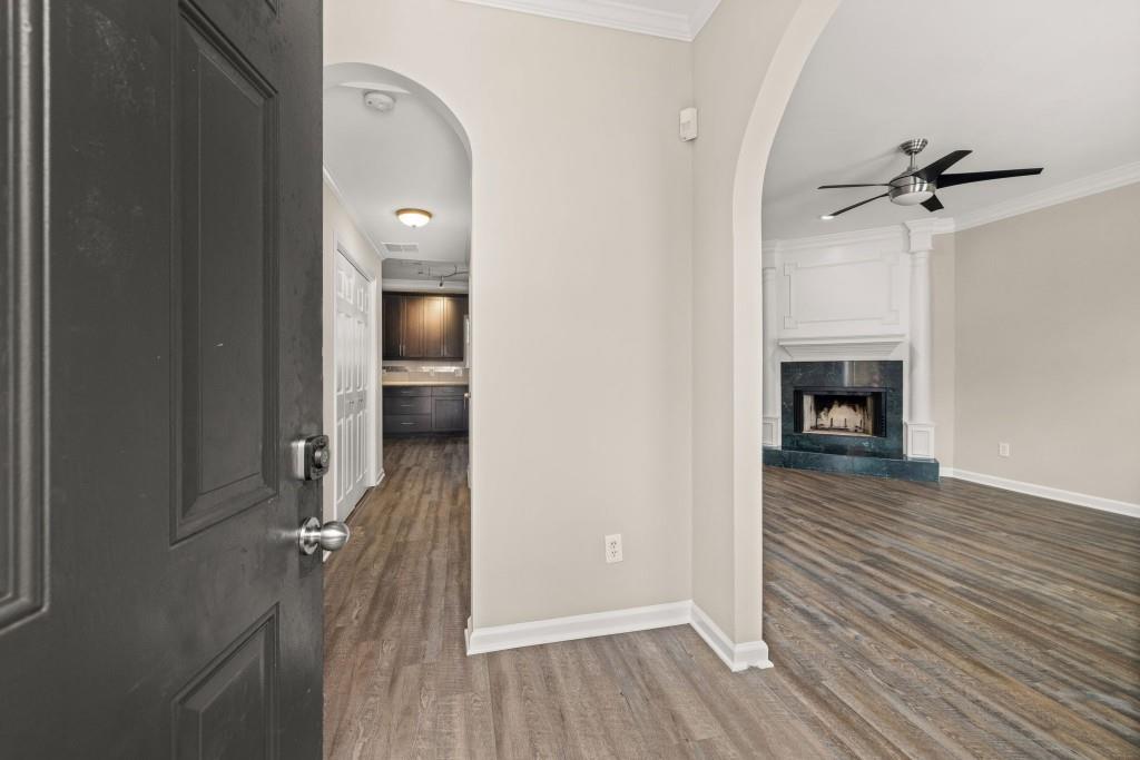 7810 Saint Charles Square