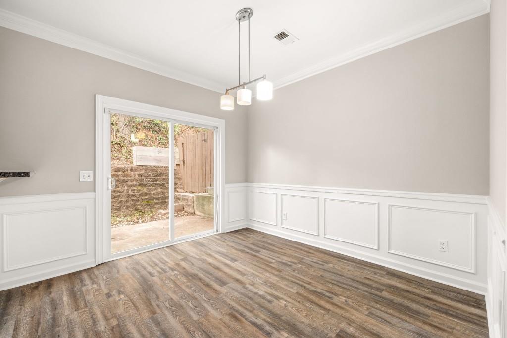 7810 Saint Charles Square