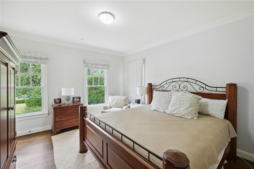 216 Pineland Road NW