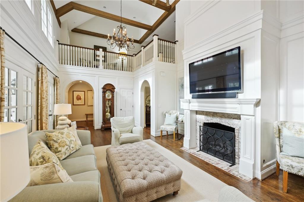 216 Pineland Road NW