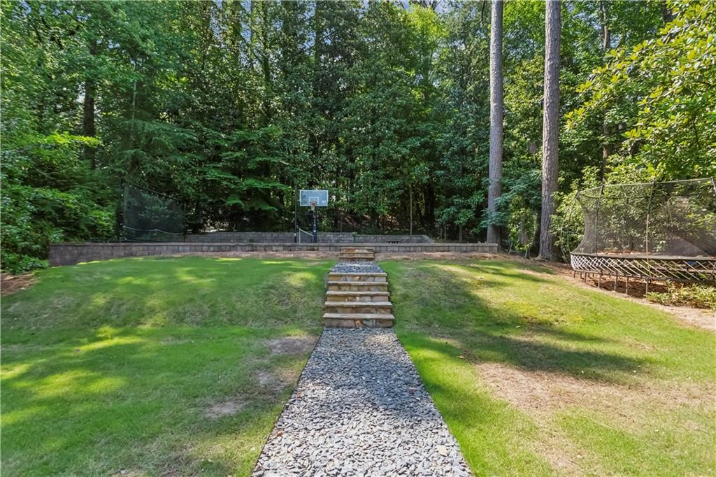 216 Pineland Road NW