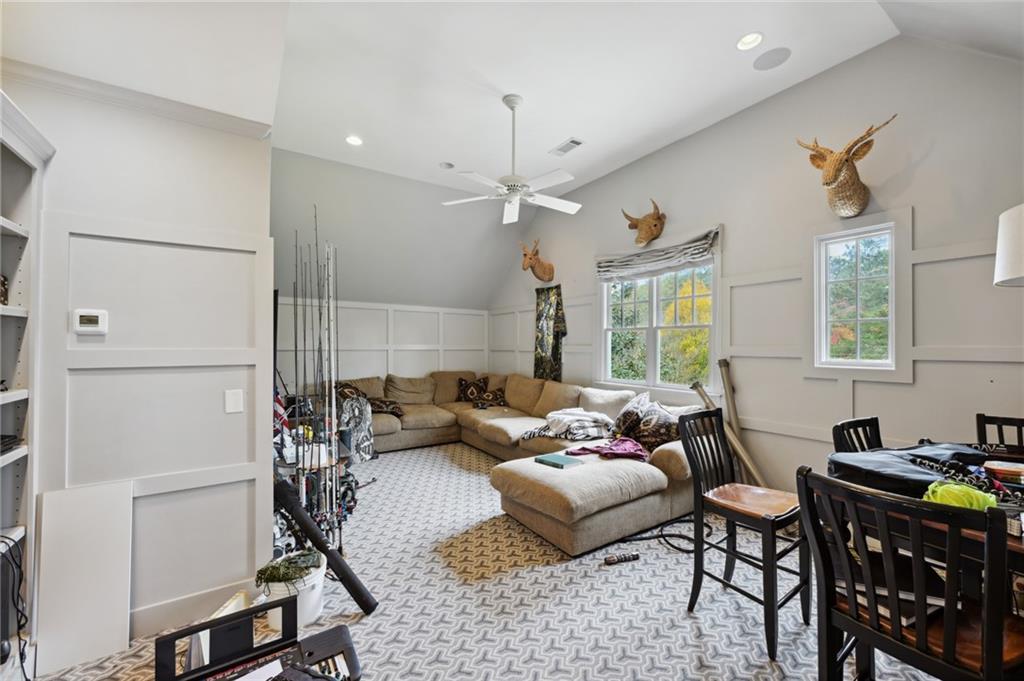 216 Pineland Road NW