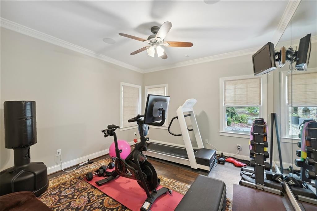 216 Pineland Road NW