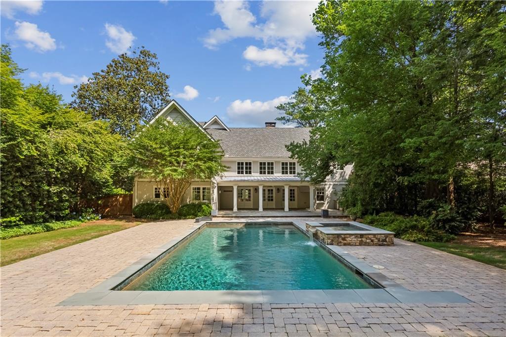 216 Pineland Road NW