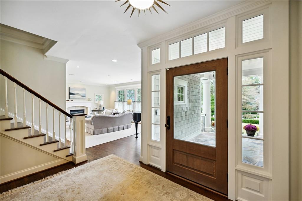 216 Pineland Road NW