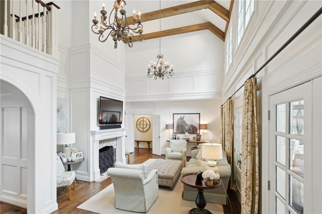 216 Pineland Road NW