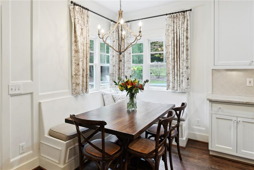 216 Pineland Road NW