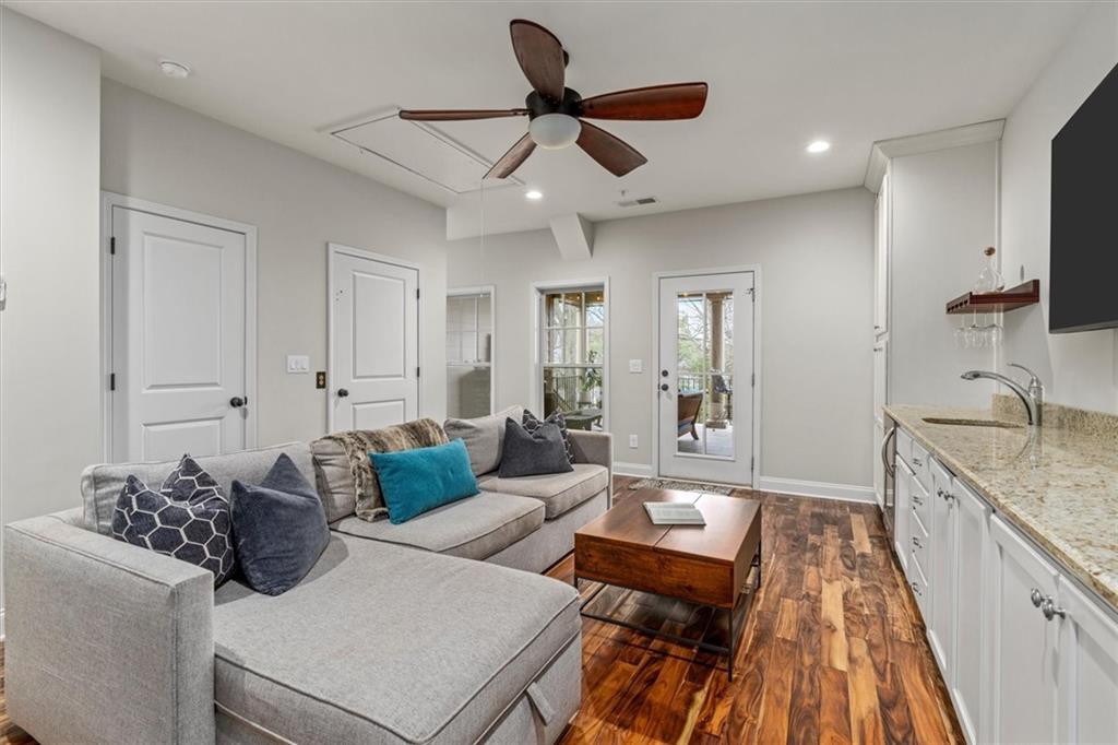 786 Corduroy Lane NE