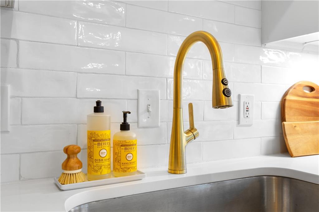 733 Frederica Street NE Unit 19