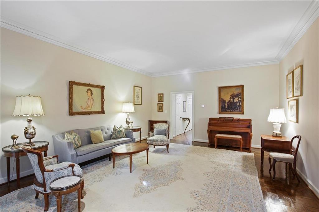 11 Mooregate Square NW