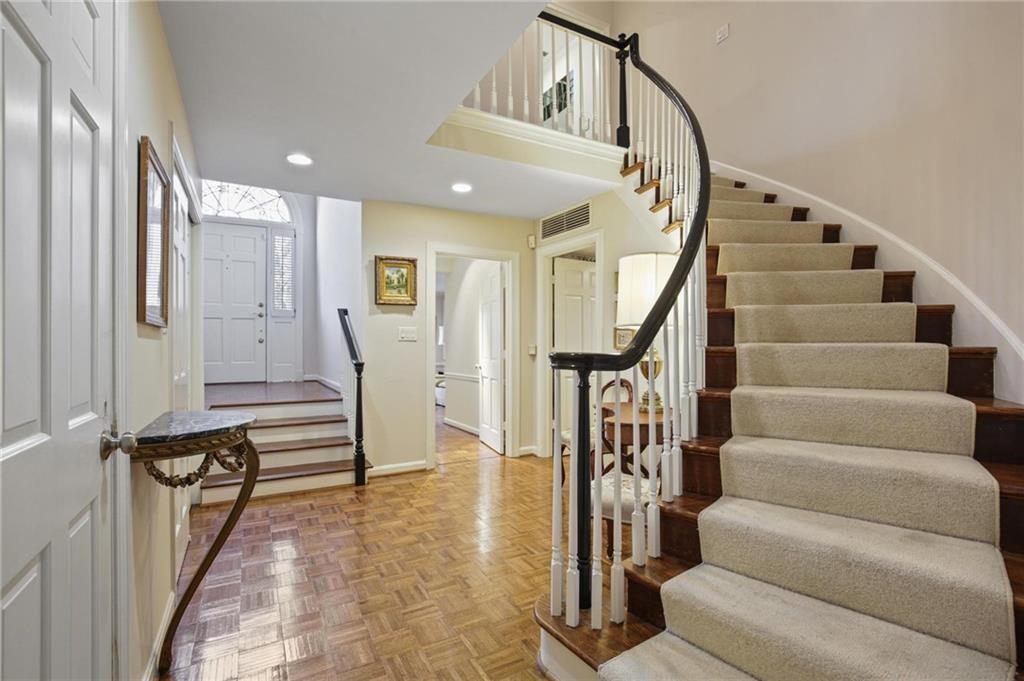 11 Mooregate Square NW