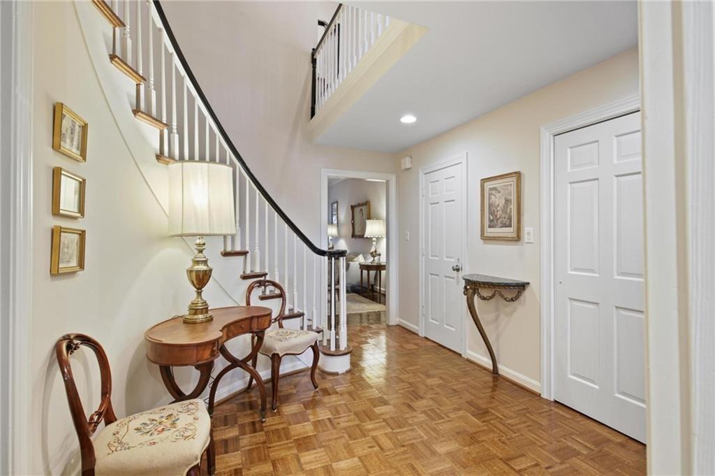 11 Mooregate Square NW