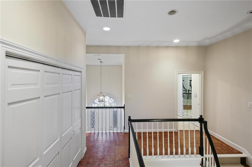 11 Mooregate Square NW