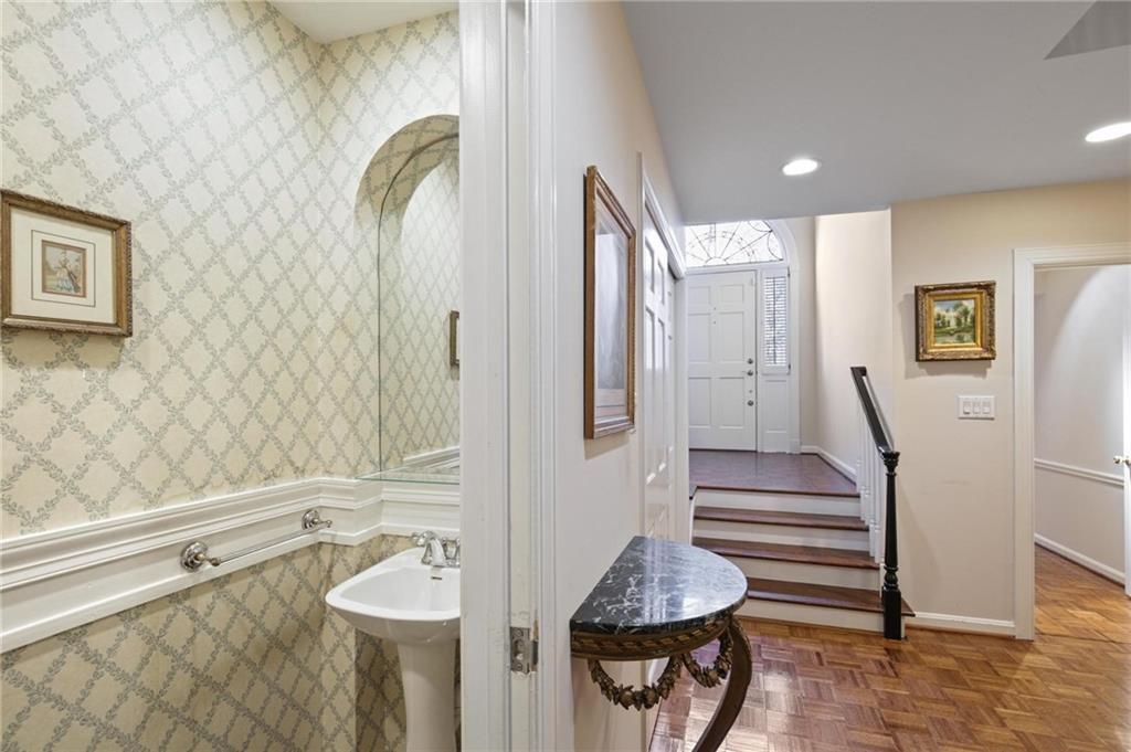 11 Mooregate Square NW