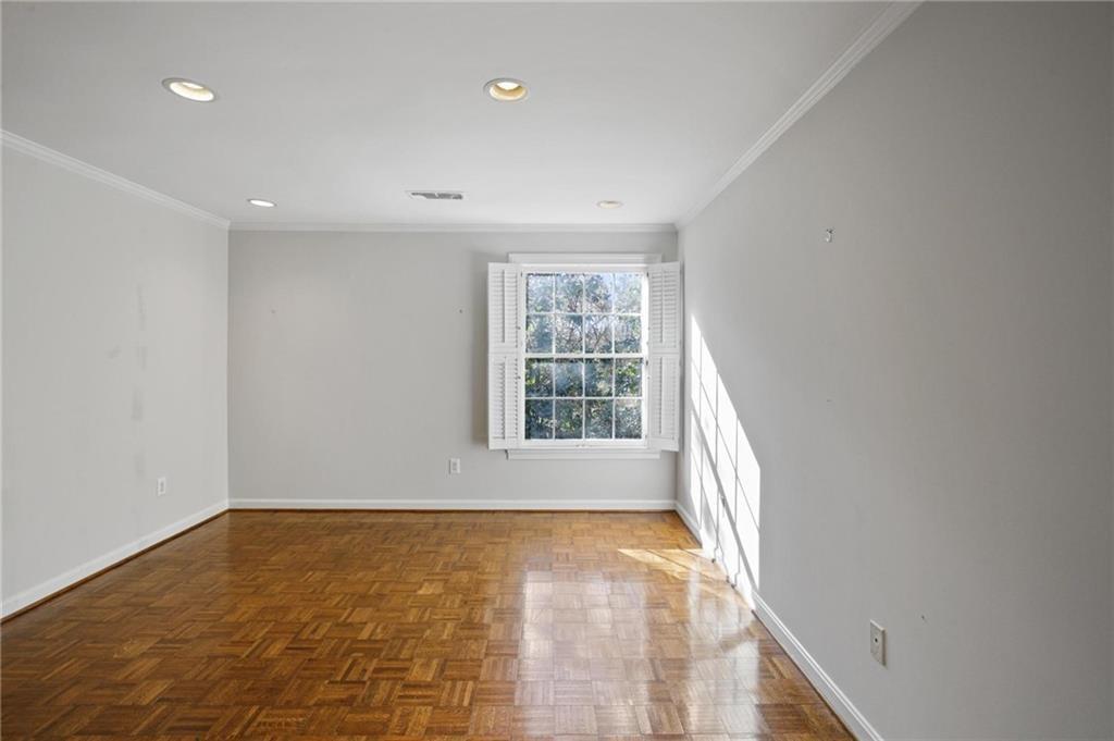 11 Mooregate Square NW