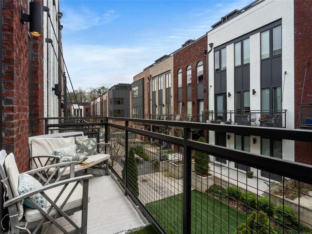 1218 Chelsea Circle NW