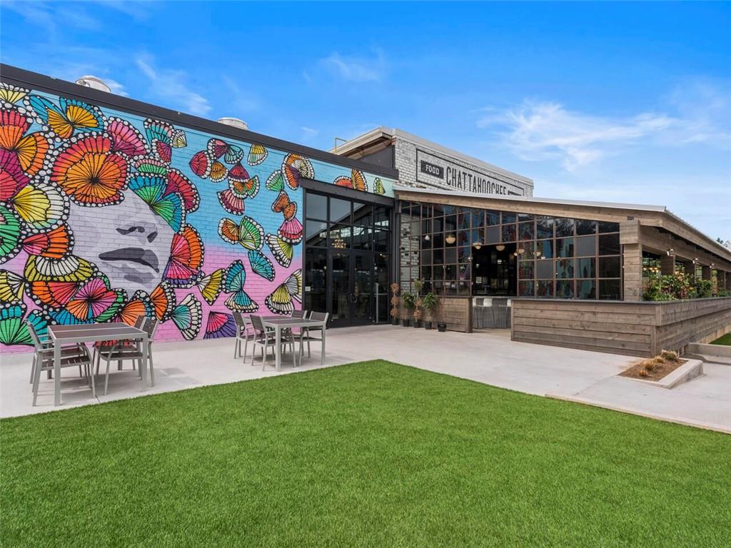 1218 Chelsea Circle NW