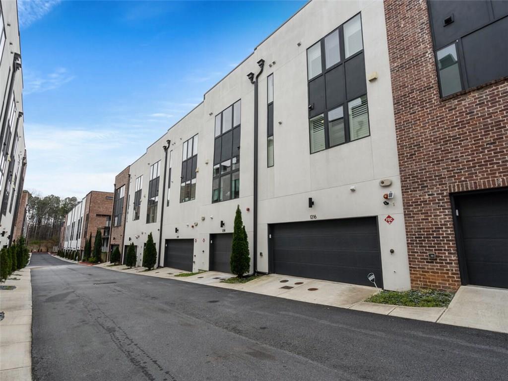 1218 Chelsea Circle NW